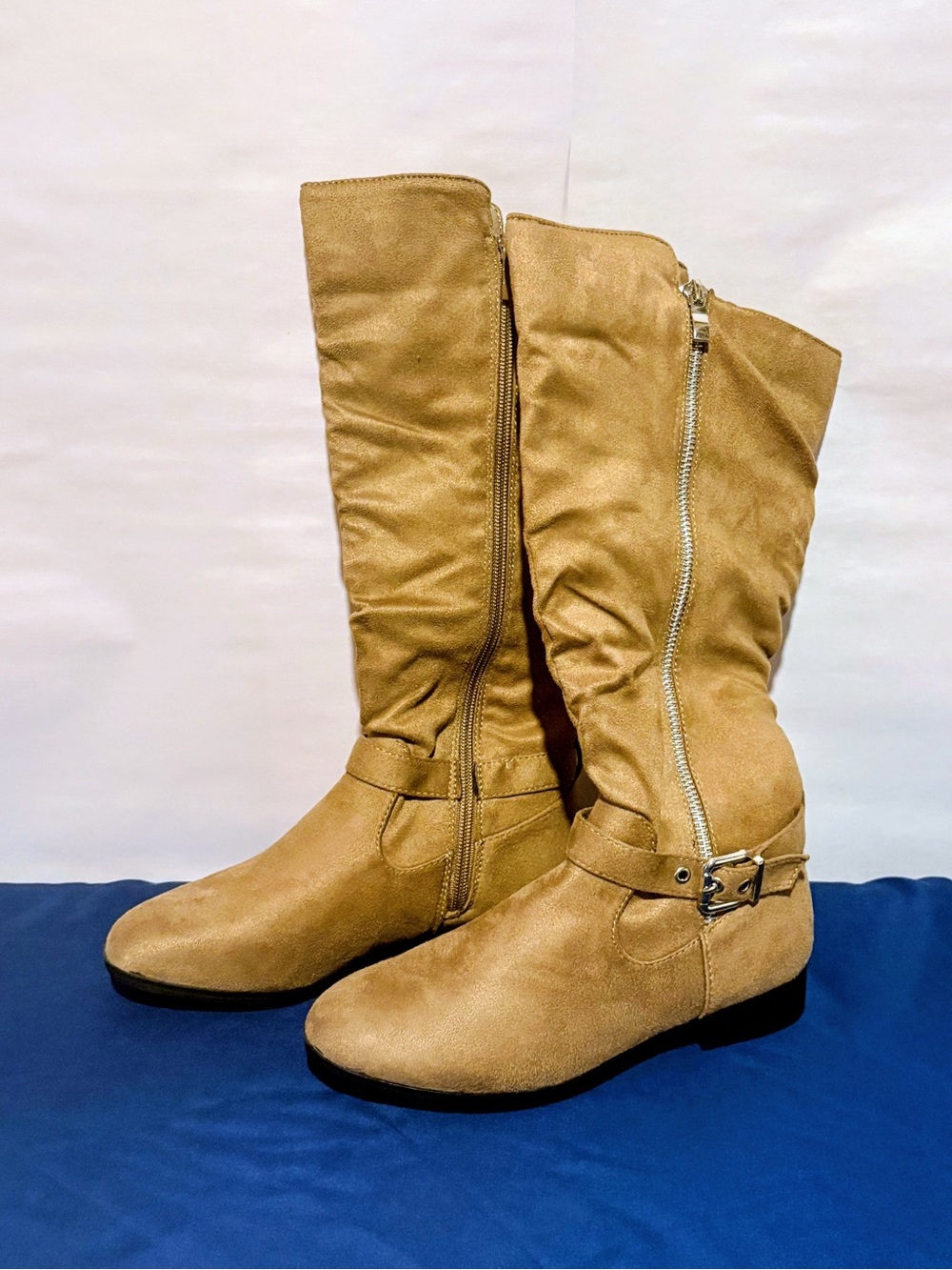 Forever Women’s Tan Knee-High Slouch Boots - nwot
